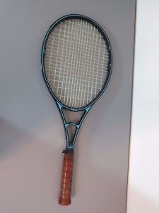 Vintage Wilson PWS STING Graphite Tennis Racquet 4-1/2 (L4) Grip w/ Zipper Case