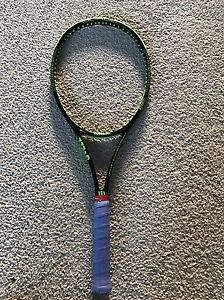 Wilson Blade 98 16x19 Tennis Rac