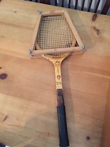 Vintage Wilson Maureen Connelly wood tennis racquet Great Photo Graphics