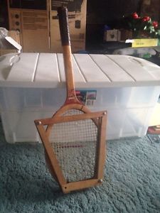 VINTAGE LATE 40's EARLY 50's SPALDING WOODEN TENNIS RACQUET WITH PRESS