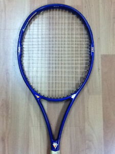 WILSON GRAPHITE AGGRESSOR 95 HIGH BEAM MIDPLUS 8.5si STRUNG TENNIS RACQUET 4-1/2