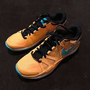 NWOB Nike Air Vapor Advantage Men's Tennis Shoe Size 10 599359-840