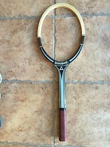 Le Coq Sportif Crescendo Tennis Racquet