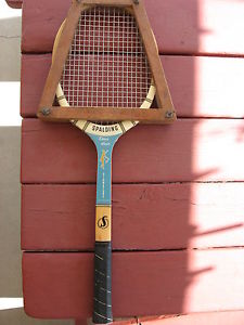 OLDER - - - SPALDING  - -    DORIS HART   - -  SIGNATURE  - - -TENNIS RACQUET