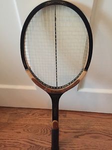 Vintage Wilson Advantage Wood Tennis Racquet Strata-Bow Excellent 4 1/2 Grip