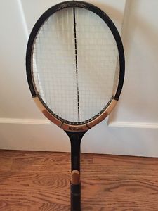 Vintage Wilson Advantage Wood Tennis Racquet Strata-Bow Excellent 4 3/8 Grip