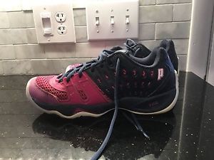 Prince T-22 Women's Tennis Shoes - size 10