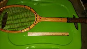 VINTAGE CLC INTERNATIONAL CHAMPION TENNIS RACQUET 