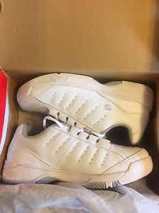Wilson Advantage Court II Juniors Tennis Shoes Size 5.5