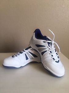Juniors Wilson Extreme 4 Tennis Shoes Size 6