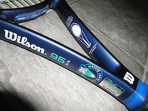 WILSON GRAPHITE AGGRESSOR TENNIS RACQUET 8.5 si 95 SQ. IN. Grip 4 3/8