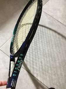 Head Genesis 660 Tennis Racquet 4 5/8 Good