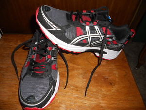 Mens Asics Athletic Tennis Shoes Size 11.5 11 1/2 NWT Red Grey Black Gel Cushion