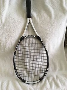 Pro Kennex KI 5 Q5 Tennis Racket (used).  4 1/2 grip