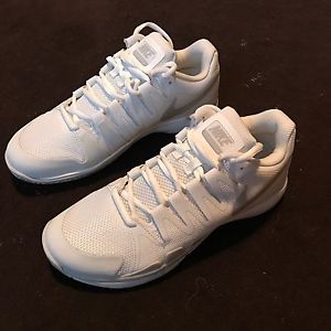 NWOB Nike Zoom Vapor 9.5 Tour Women's Tennis Shoes Size 6.5 631475-100