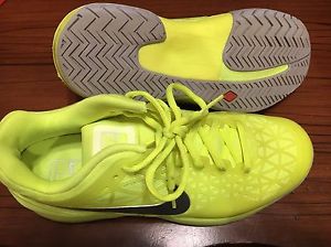 Size 8.5 Women's Nike Zoom Cage 2