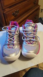 Prince T22 Women's Tennis Shoes- Size 9 Silver/Berry