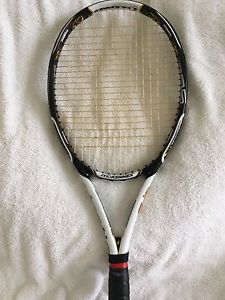 Pro Kennex KI 5 Q5 Tennis Racket (used).  4 1/2 grip