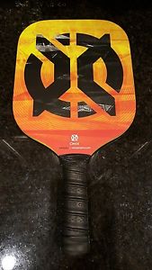 ONIX GRAPHITE INFERNO PICKLEBALL PADDLE ALUMINUM CORE LIGHT STRONG BLACK