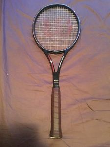 Wilson Graphite Matrix Midsize Tennis Racket (4 1/2 Grip Size)