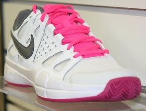 Nike Women's Air Vapor Advantage - Size 9