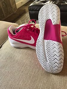 New Women's Nike Zoom Cage 2 Tennis Shoes Size 7