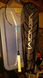 RAQUETTE VENOM ELITE DUNLOP COMPLÈTE + SACOCHE QUASI NEUVE