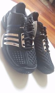 Men's size 10 1/2 Adidas Barricade 6.0 Tennis Shoe Black, Silver, Blue sz 10.5