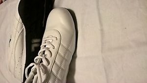 FILA men tennis shoes  size 9.5 white