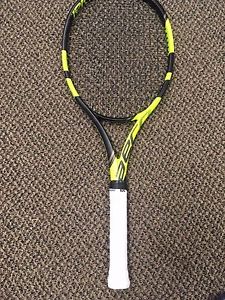 Babolat Pure Aero VS Tennis Racquet MINT CONDITION ! New String 4 1/4