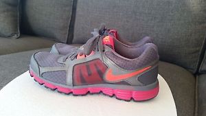 Women's Nike Dual Fusion Pink/Gray Tennis Shoe. Sz 8.