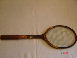 VINTAGE WILSON ADVANTAGE TENNIS RACQUET WOOD w/COVER & ZEPHYR ALUMINUM BRACKET