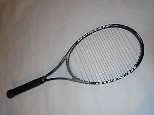 Dunlop Muscle Weave 200G Long Mid (100) Tennis Racquet. 4 1/2. 18x20. 11.1 oz.