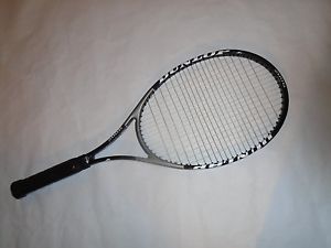 Dunlop Muscle Weave 200G Long Mid (100) Tennis Racquet. 4 5/8. 18x20. 11.2 oz.