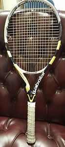BABOLAT AEROPRO TEAM tennis racquet - 4 1/4" Grip 100 sq. in Head