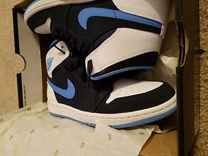 nike tennis shoe