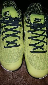 nike zoom cage size 8
