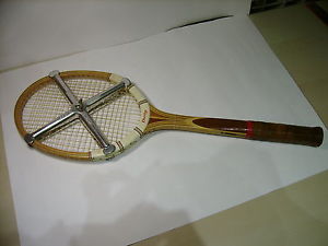 VINTAGE MAXPLY DUNLOP FORT  TENNIS MADE IN  ENGLAND RACQUET