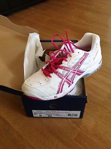ASICS Women's Gel-Game 4 Tennis Shoe,White/Fuchsia/Lightning,9 M US