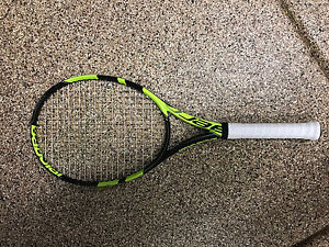 Babolat Pure Aero Current Model grip size 4-1/8