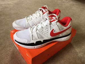 Nike Air Vapor Advantage Mens size 10 White/Red