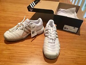 New Women's Adidas Barricade V Classic Tennis Shoe, White, Size 7.5