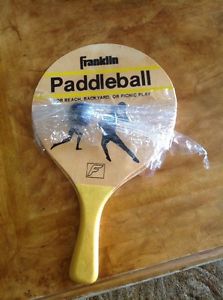 VINTAGE FRANKLIN 2 PADDLES AND 1 Ball Paddle ball Beach Backyard Play Sport