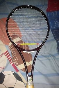 Wimbledon Tennis Racquet professional 98 4 1/2 grip good condition