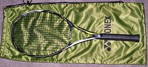 YONEX EZONE DR 98 4 1/4  USED TWICE - WITH VOLKL CYCLONE STRING AND BAG