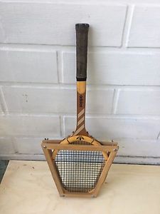 VTG ADIDAS ADS 050  tennis racquet  in good condition