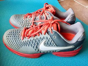 Nike Air Max Cage Men's Tennis Shoes Used Size 7.5