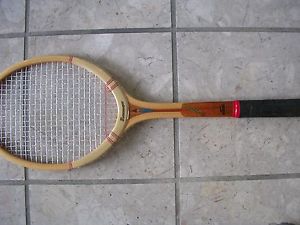 SLAZENGER SUPER WOODEN TENNIS RACQUET NEAR MINT CONDITION 4 5/8 GRIP MEDIUM NICE