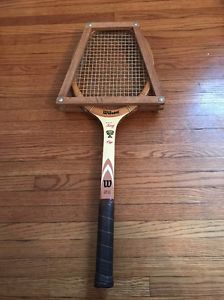 Vintage WILSON Classic Strata-Bow BILLIE JEAN KING Tennis Racket & Cover EUC