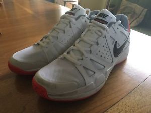 Nike Air Vapor Advantage Size 11 *NEVER WORN*